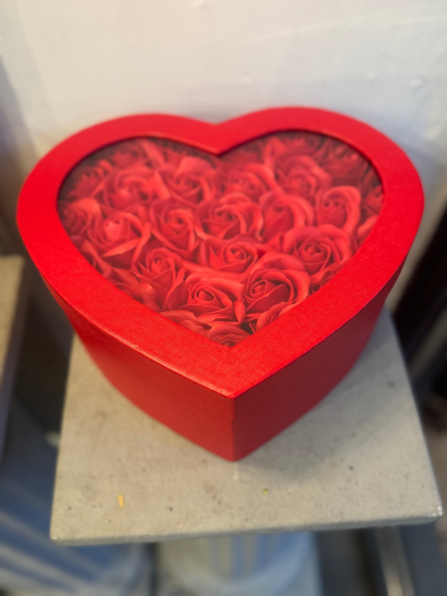 Black or Red Heart Hatbox With Red Scented Roses - 27 x 24 x 11.5cm