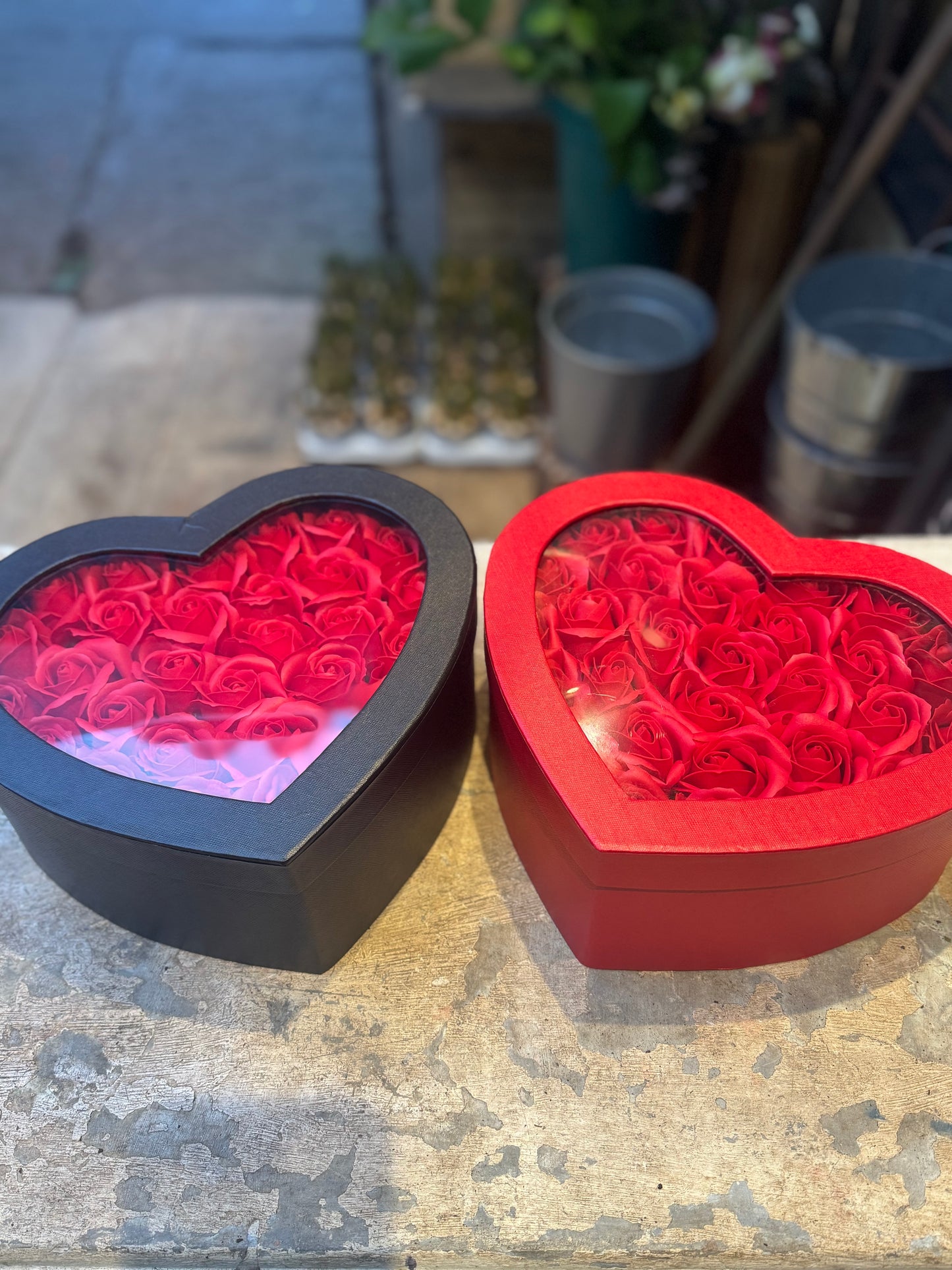 Black or Red Heart Hatbox With Red Scented Roses - 27 x 24 x 11.5cm